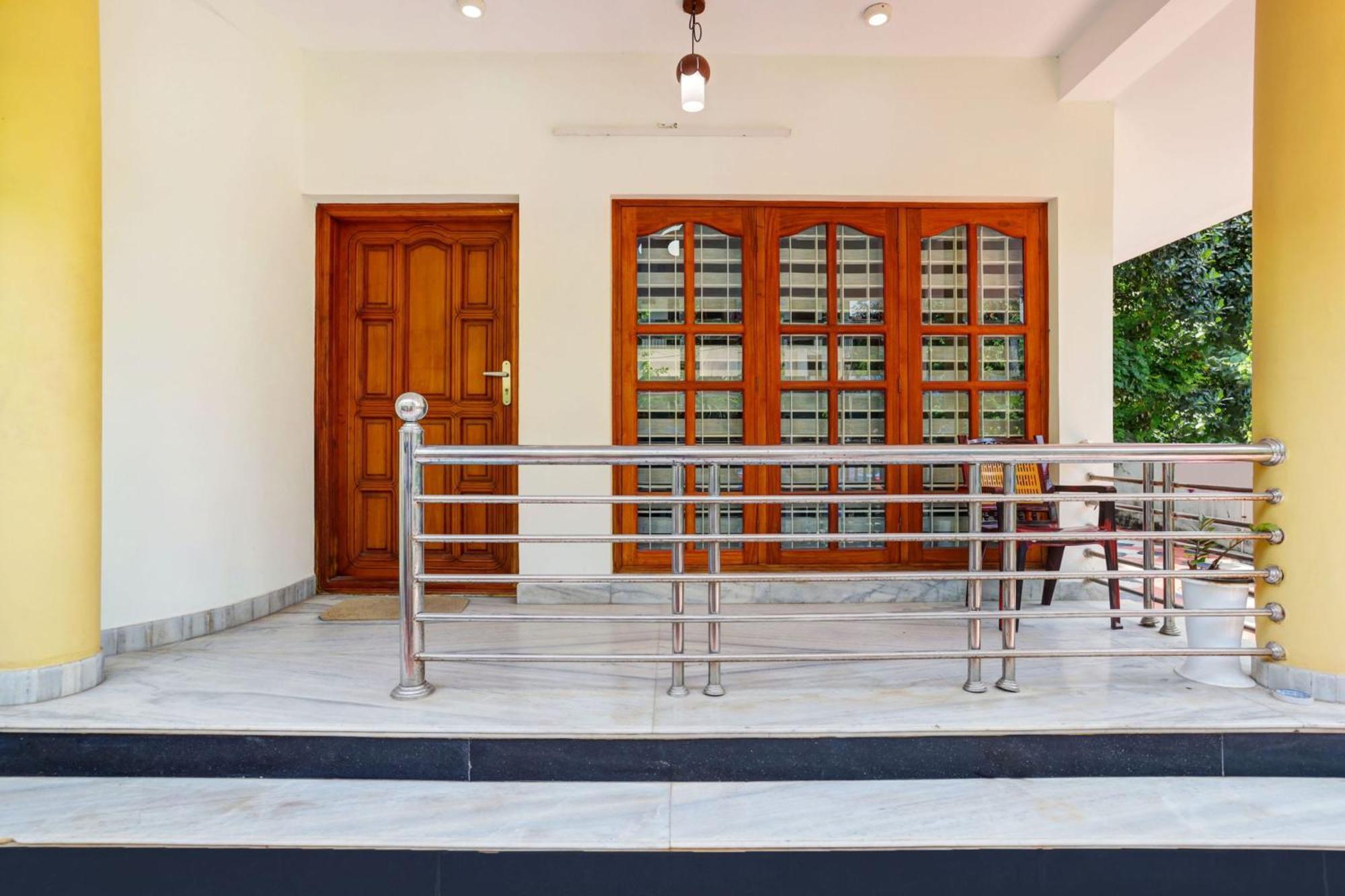 Super Hotel O Lm Residency Thiruvananthapuram Dış mekan fotoğraf