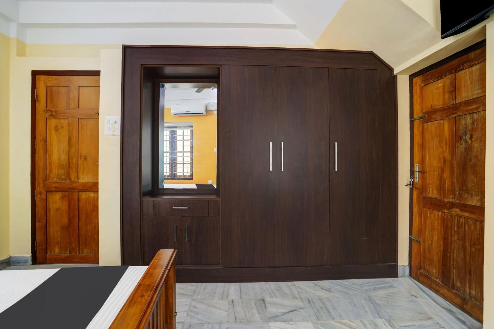 Super Hotel O Lm Residency Thiruvananthapuram Dış mekan fotoğraf