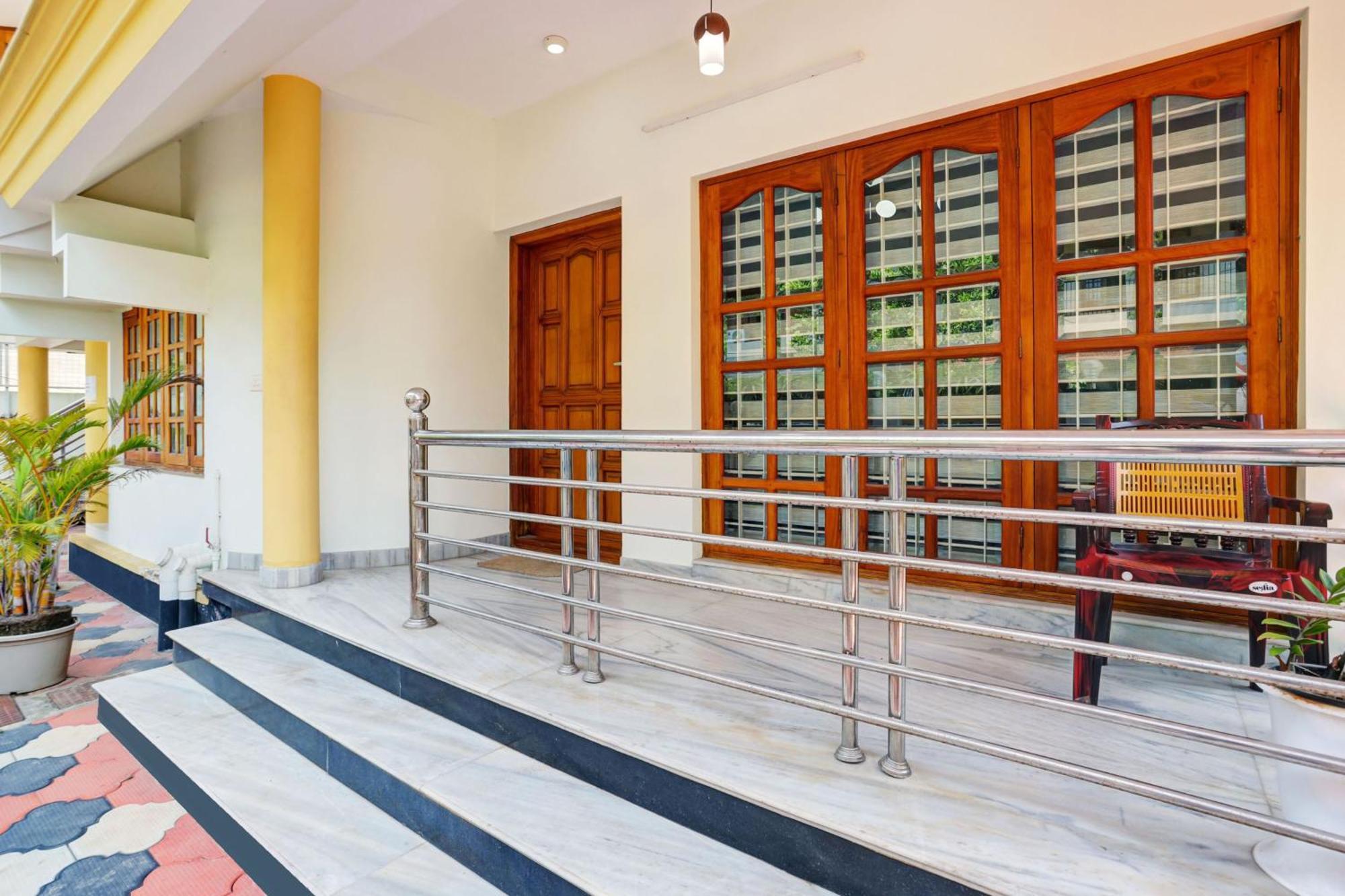Super Hotel O Lm Residency Thiruvananthapuram Dış mekan fotoğraf